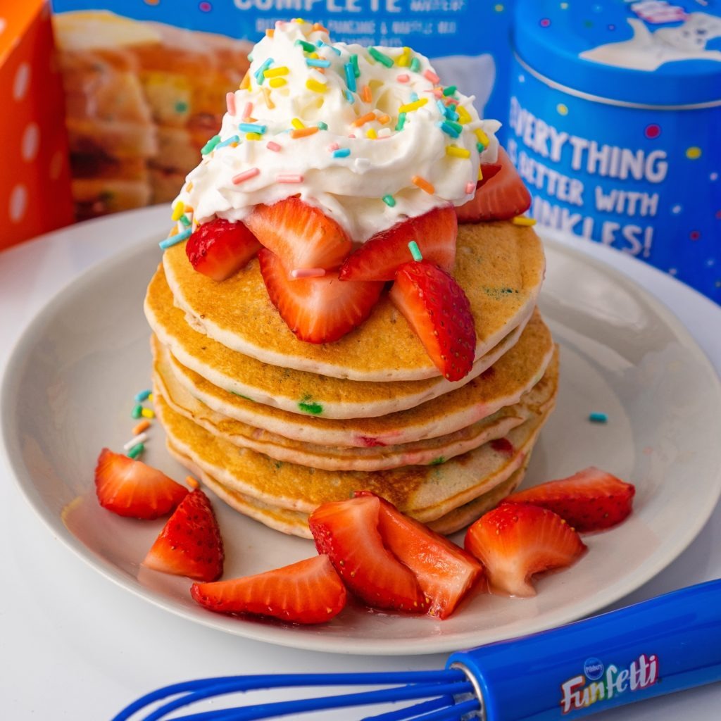 Funfetti® Pancakes With Strawberries Pillsbury Baking 3526